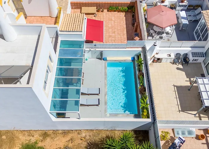 Luxurious 3 Bdr House With Pool & Bbq By Lovelystay *