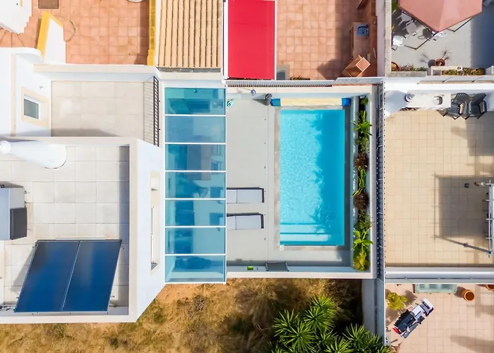 Luxurious 3 Bdr House With Pool & Bbq By Lovelystay Lagos