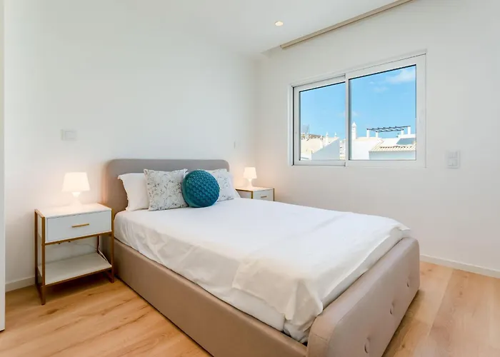 Luxurious 3 Bdr House With Pool & Bbq By Lovelystay * Lagos