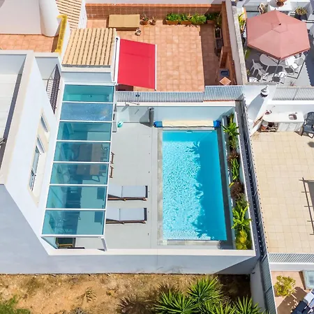 Luxurious 3 Bdr House With Pool & Bbq By Lovelystay *