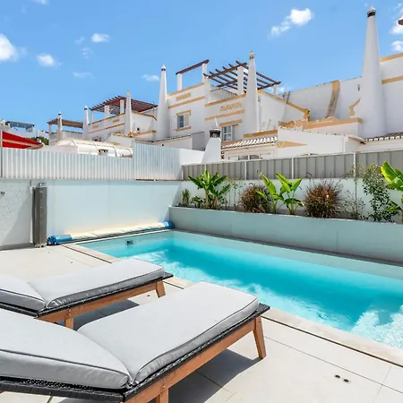 Luxurious 3 Bdr House With Pool & Bbq By Lovelystay