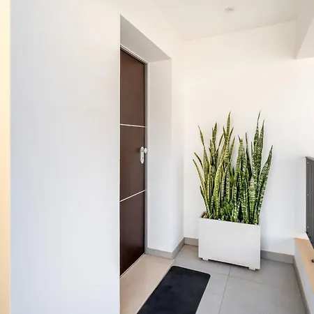 Luxurious 3 Bdr House With Pool & Bbq By Lovelystay Дом отдыха *