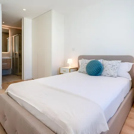 Luxurious 3 Bdr House With Pool & Bbq By Lovelystay * Lagos