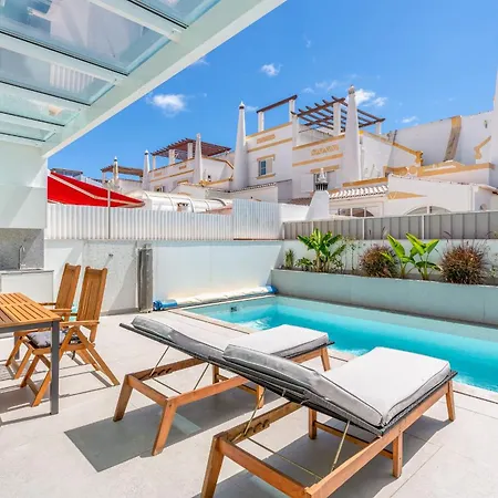 Luxurious 3 Bdr House With Pool & Bbq By Lovelystay *