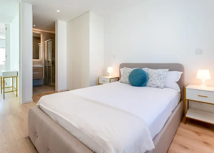 Luxurious 3 Bdr House With Pool & Bbq By Lovelystay * Lagos