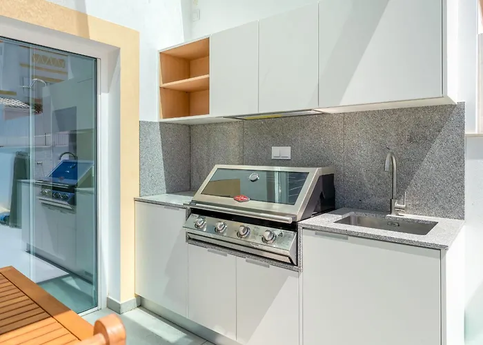 Luxurious 3 Bdr House With Pool & Bbq By Lovelystay Casa vacanze