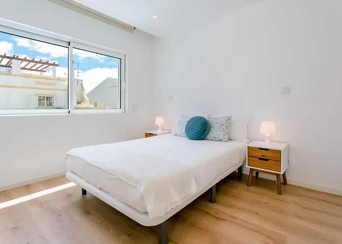 Luxurious 3 Bdr House With Pool & Bbq By Lovelystay