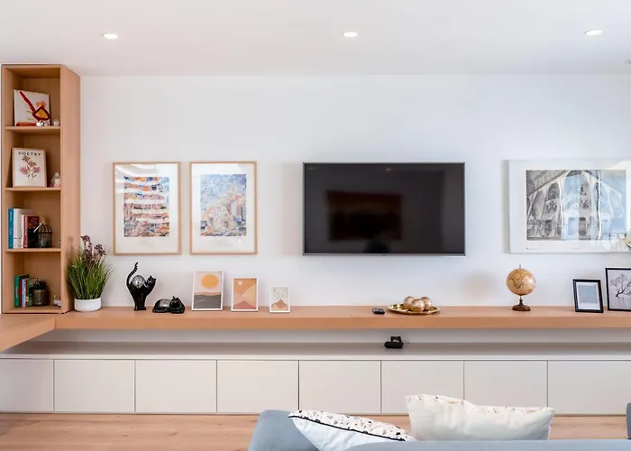 Luxurious 3 Bdr House With Pool & Bbq By Lovelystay *