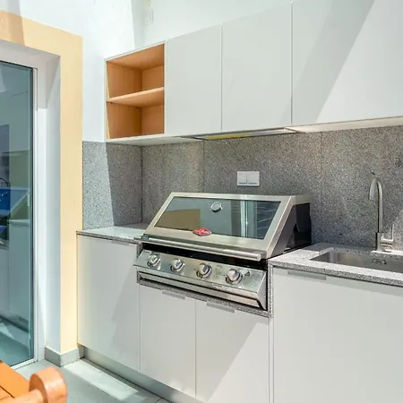 Luxurious 3 Bdr House With Pool & Bbq By Lovelystay 別荘