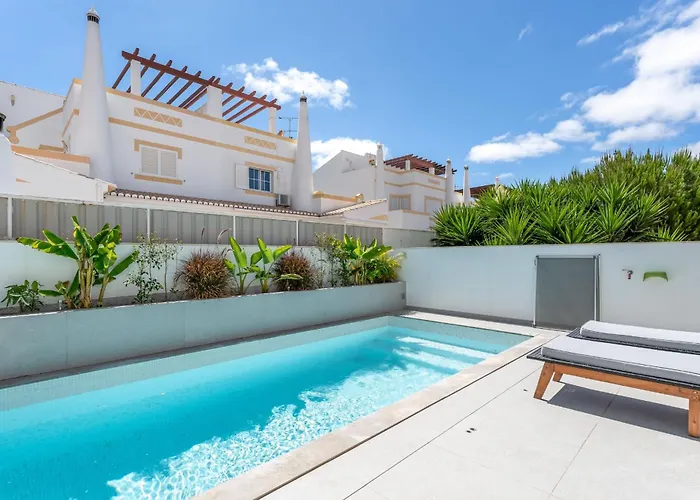 Luxurious 3 Bdr House With Pool & Bbq By Lovelystay