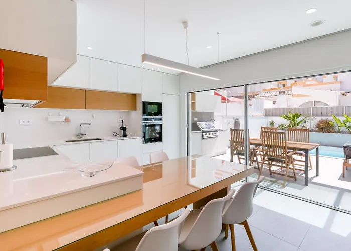 Luxurious 3 Bdr House With Pool & Bbq By Lovelystay Hébergement de vacances