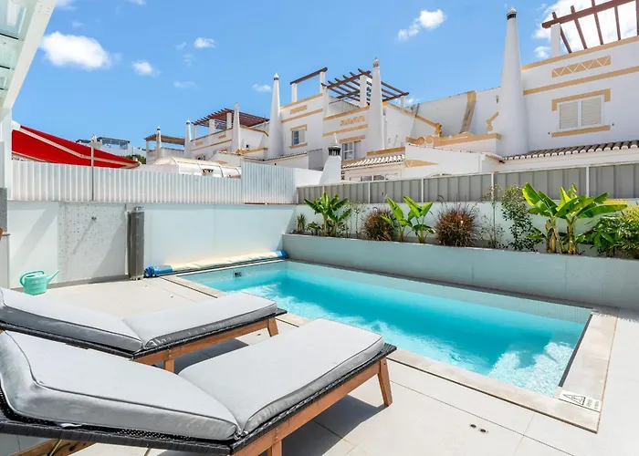Luxurious 3 Bdr House With Pool & Bbq By Lovelystay