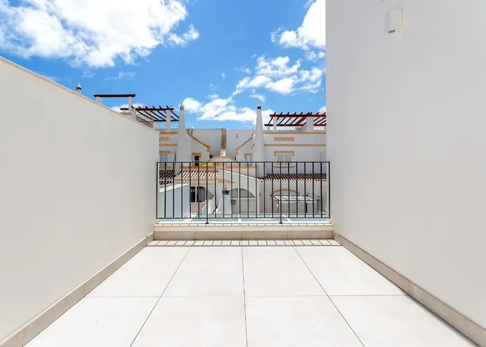 Luxurious 3 Bdr House With Pool & Bbq By Lovelystay Hébergement de vacances