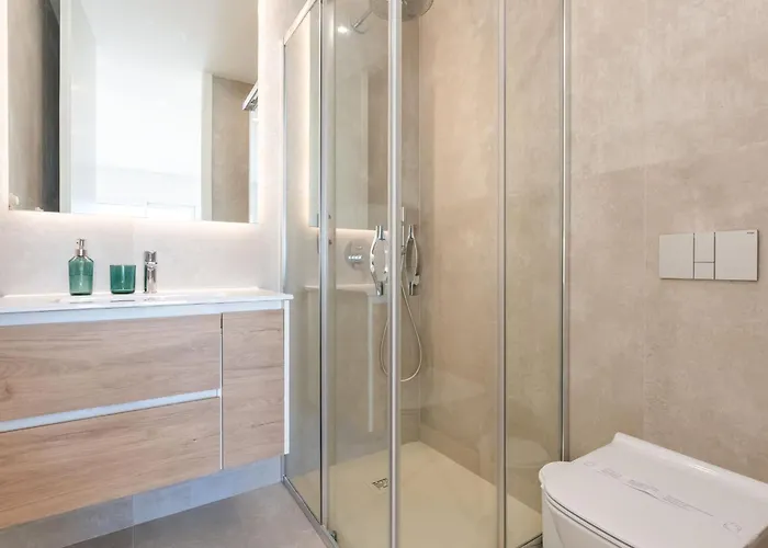 Luxurious 3 Bdr House With Pool & Bbq By Lovelystay * Lagos