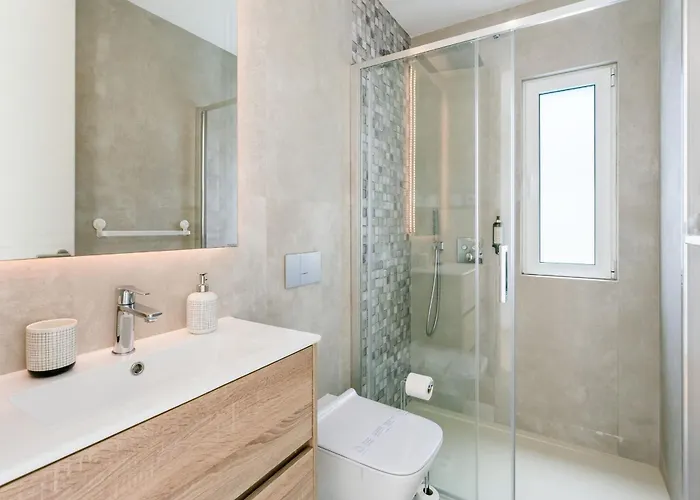 Luxurious 3 Bdr House With Pool & Bbq By Lovelystay Hébergement de vacances Lagos