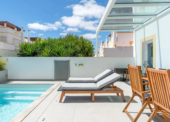 Luxurious 3 Bdr House With Pool & Bbq By Lovelystay Lagos